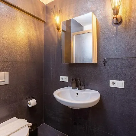 Flat Central Location On Rumeli Street Nisantasi Istanbul